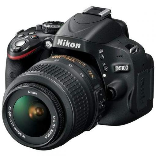 Nikon D5100 + 18-55 AF-S DX VR vystavený kus poškodený kus - Digitálny fotoaparát, skrátená záručná doba 12mesiacov
