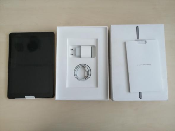 Apple iPad 32GB Wi-Fi Space gray (2020) vystavený kus - 10,2" Tablet