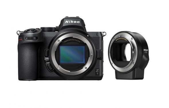 Nikon Z5 + FTZ adaptér - Digitálny fotoaparát