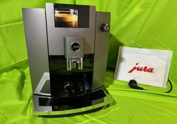 JURA E6 Dark Inox (EC) poškodený obal, tovar ok - Plnoautomatický kávovar