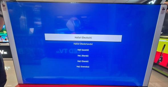 Samsung QE85Q70B poškodený obal, tovar ok - QLED 4K TV