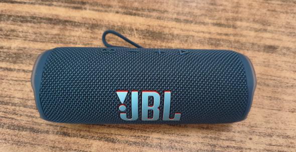 JBL Flip 6 modrý vystavený kus poškodený kus - Bluetooth reproduktor