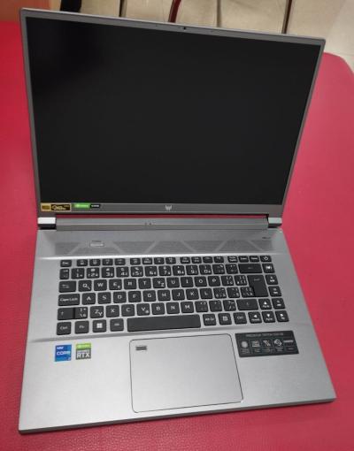 Acer Predator Triton 500SE poškodený obal, tovar ok - Notebook