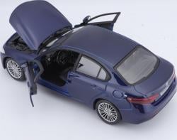 Bburago 2020 Bburago 1:24 Plus Alfa Romeo Giulia (2016) Metallic Blue