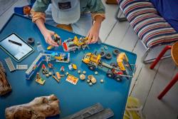 Lego Vyklápací nákladiak a čelný nakladač