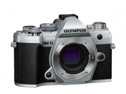 Olympus OM-D E-M5 Mark III strieborný + 12-40 mm PRO čierny
