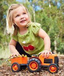 GREEN TOYS Traktor s vlečkou oranžový