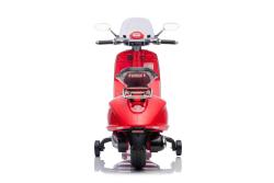 BENEO Elektrická motorka Vespa 946 aj so spätným chodom, červené, s pomocnými kolesami, Licencované,