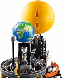LEGO LEGO® Technic 42179 Planéta Zem a Mesiac na obežnej dráhe