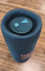 JBL Flip 6 modrý vystavený kus poškodený kus