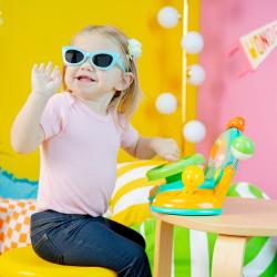 BRIGHT STARTS Hračka hudobná svetelná volant Lights&Colors Driver™ 6m+
