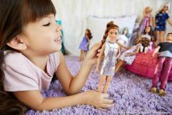 Mattel Barbie Barbie Fashionistas modelka Sweet For Silver – Malá DYY92