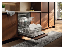 Electrolux E82LX220S  + doručenie zadarmo  + kupóny na daľší nákup 