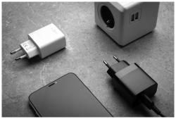 FIXED Sieťová nabíjačka USB-C 17W Smart Rapid Charge biela